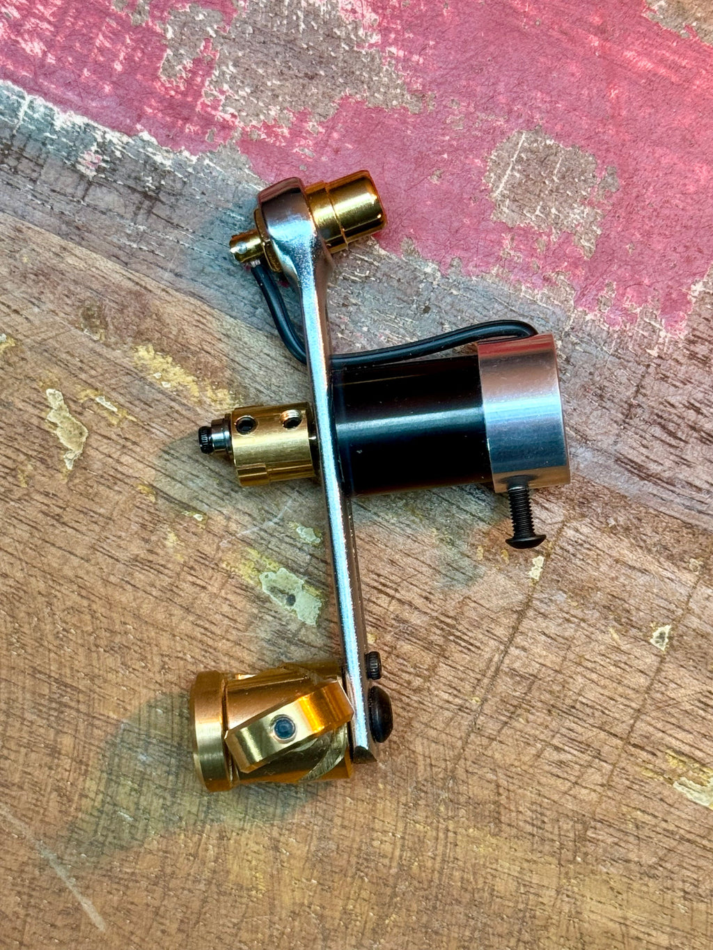 Banemade The Wrench, Batteriebetriebene Tattoomaschine